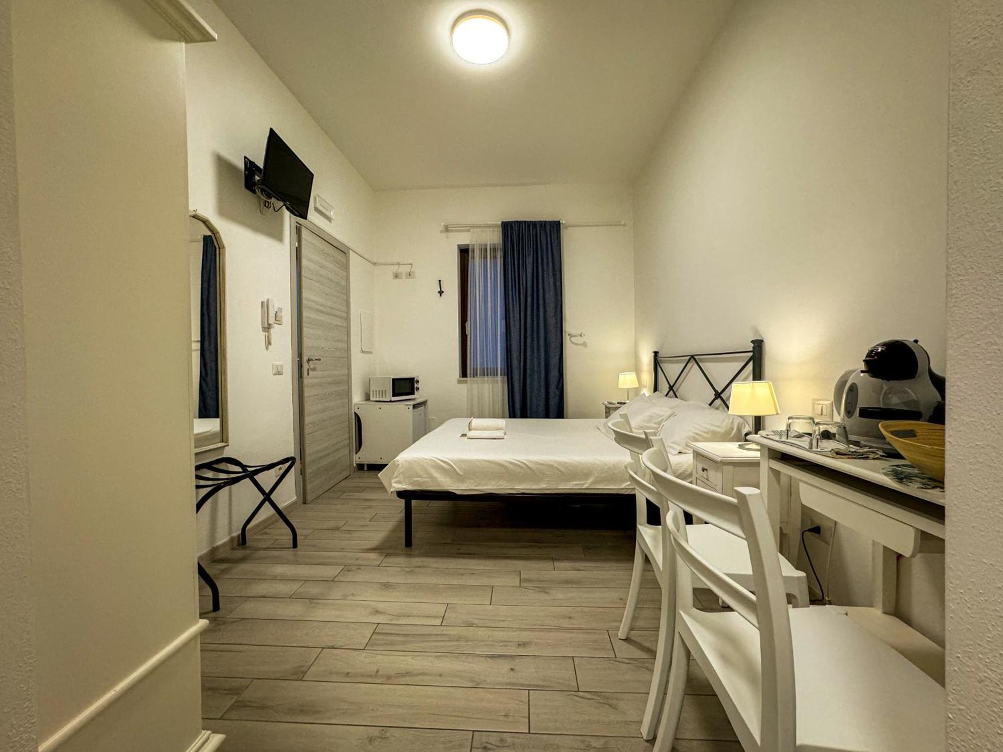 Sg Rooms - Casa Laura 페스키에라델가르다 외부 사진