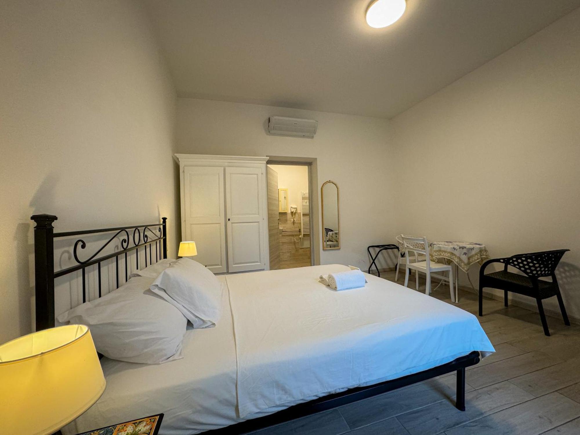 Sg Rooms - Casa Laura 페스키에라델가르다 외부 사진